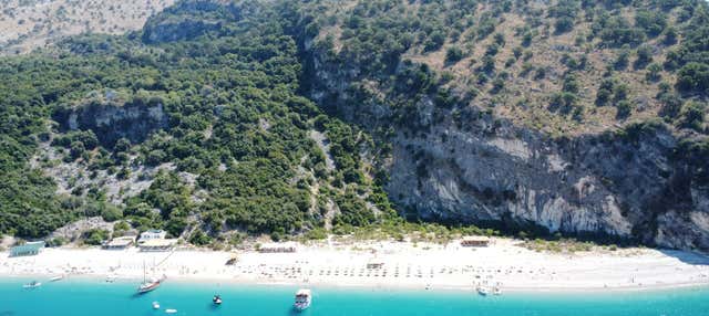 Giro in barca nella costa di Saranda
