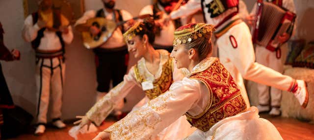 Spettacolo folcloristico albanese a Tirana