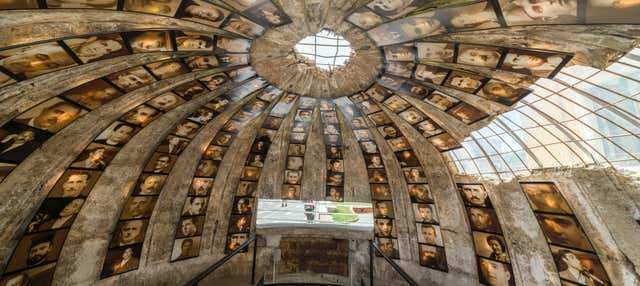 Tour della Tirana comunista