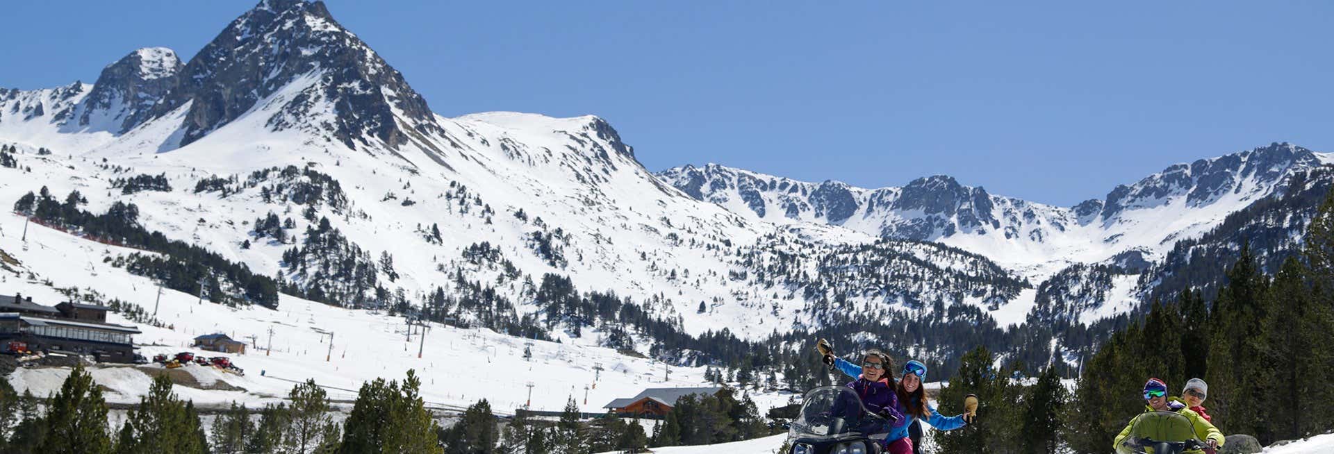 Giro in motoslitta a Grandvalira