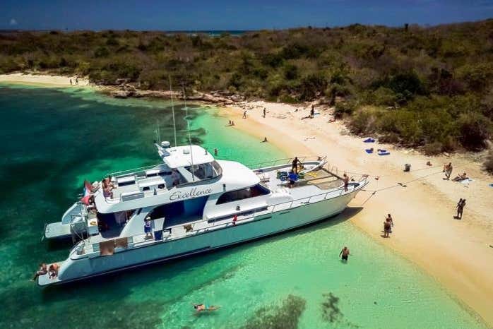 Visit paradisiacal beaches - Visit paradisiacal beaches