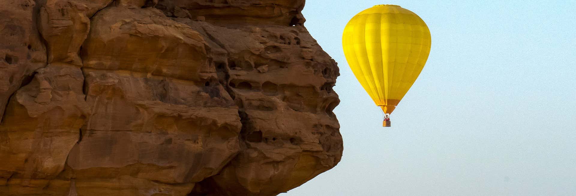 Giro in mongolfiera ad Al-Ula