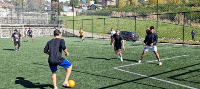 Partido de fútbol con lugareños + Asado argentino