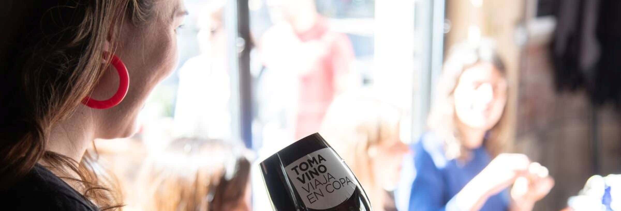 Wine Tasting Experience in the Floresta Neighborhood