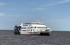 Colonia Express Ferry: Colonia de Sacramento—Buenos Aires