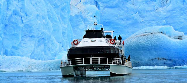 Paseo en barco por la cara norte del glaciar Perito Moreno