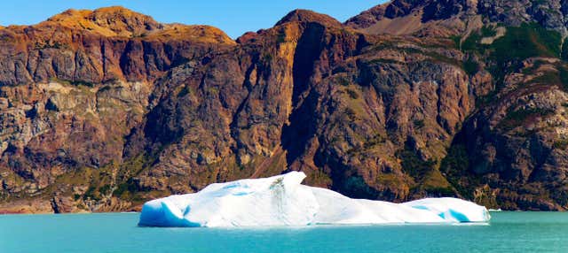 Giro in barca sul lago Viedma