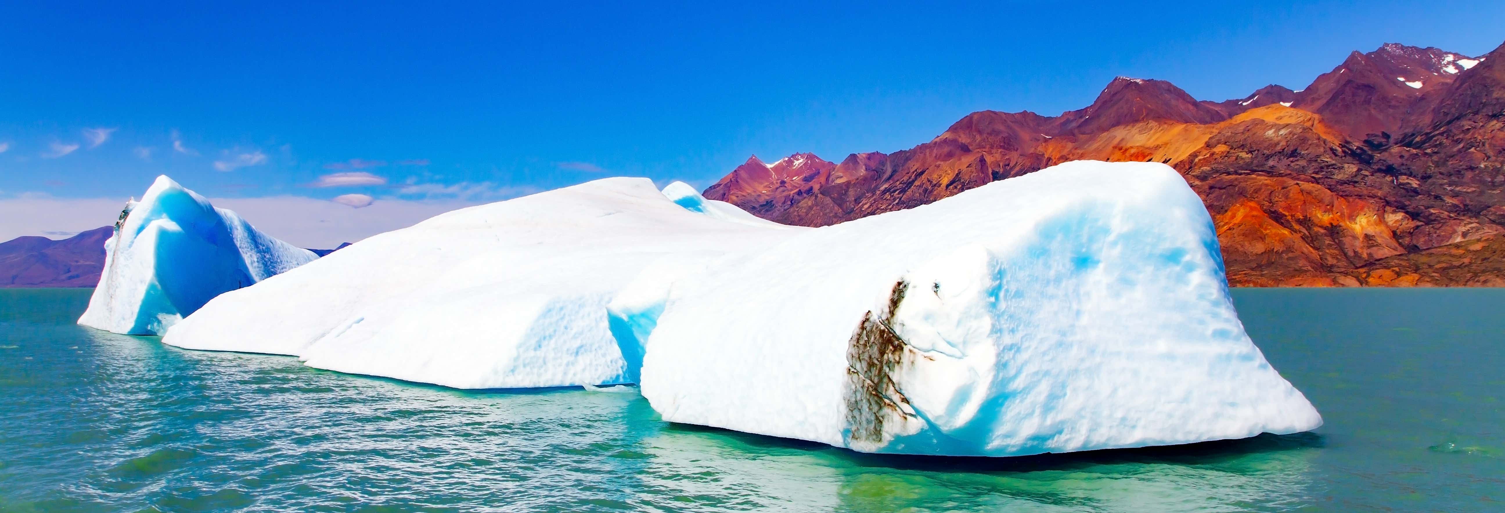 Giro in barca sul lago Viedma