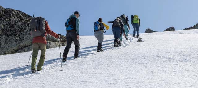 Senderismo con raquetas de nieve por la Curva de los Guanacos