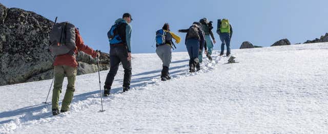 Senderismo con raquetas de nieve por la Curva de los Guanacos