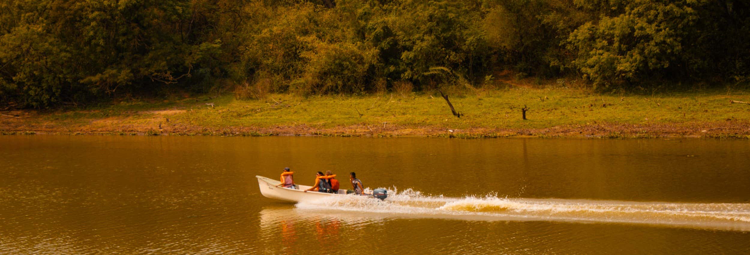 Giro in barca sul fiume Bermejito + Trekking