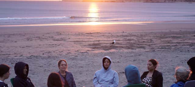 Meditación al atardecer en Puerto Pirámides