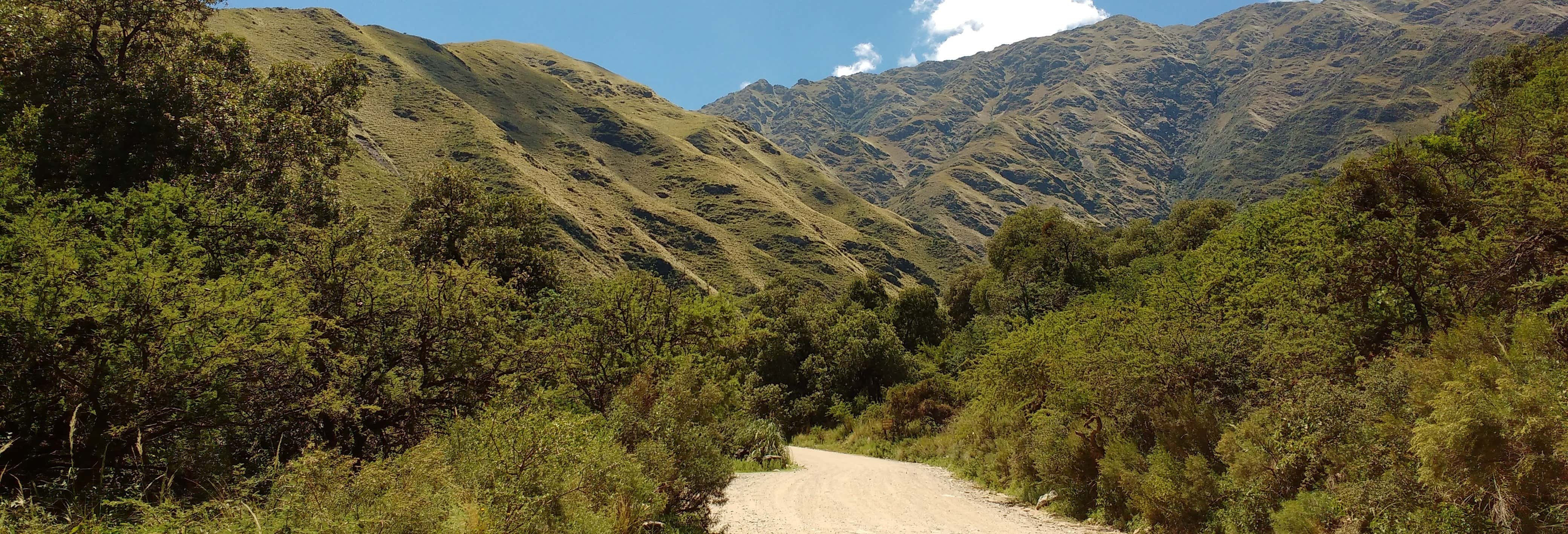 Trekking nella Sierra de Comechingones al tramonto