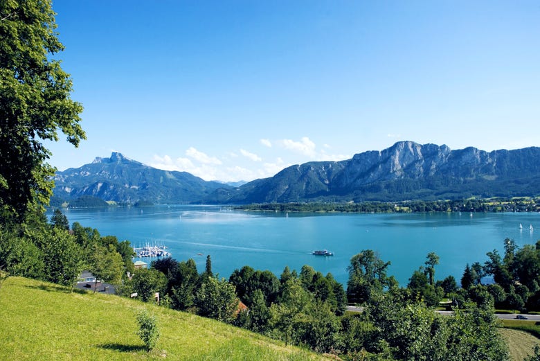 salzkammergut lakes and mountains tour