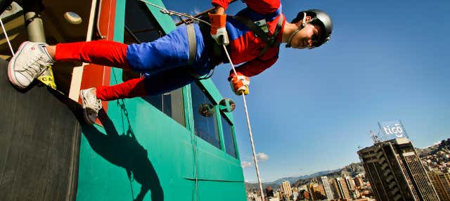 Discesa in corda sull'Hotel Presidente