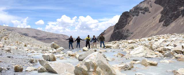 Senderismo por el nevado de Charquini