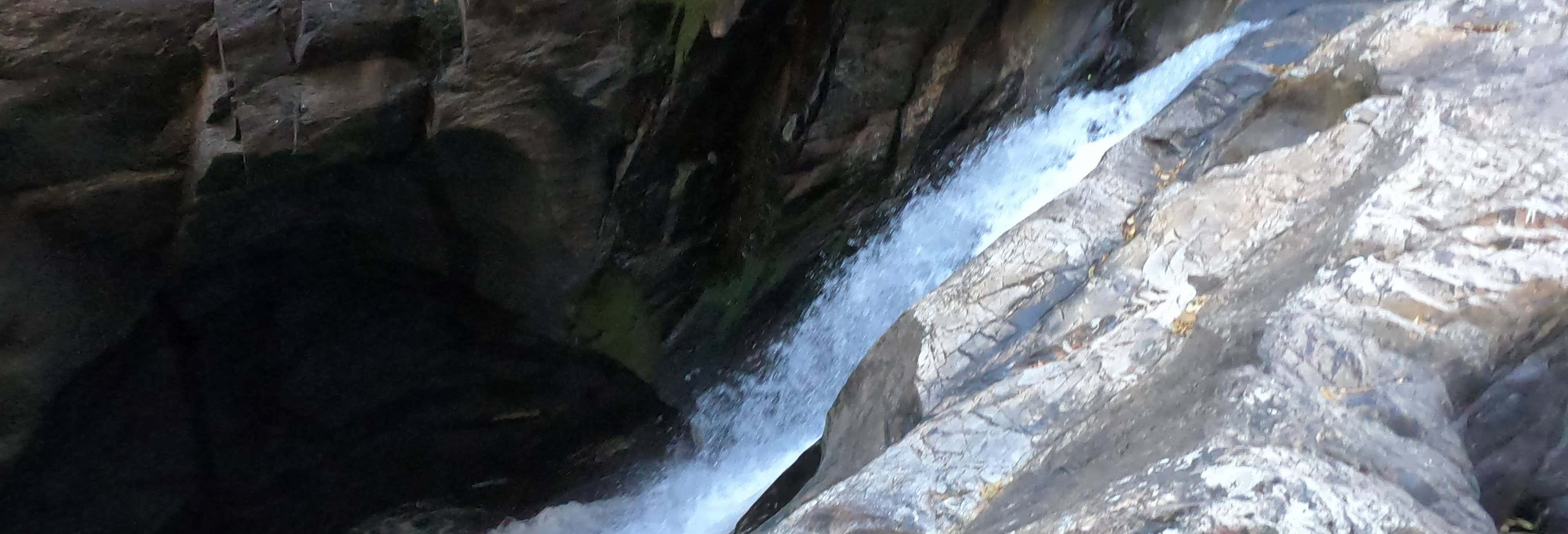 Canyoning at Salto do Raizama