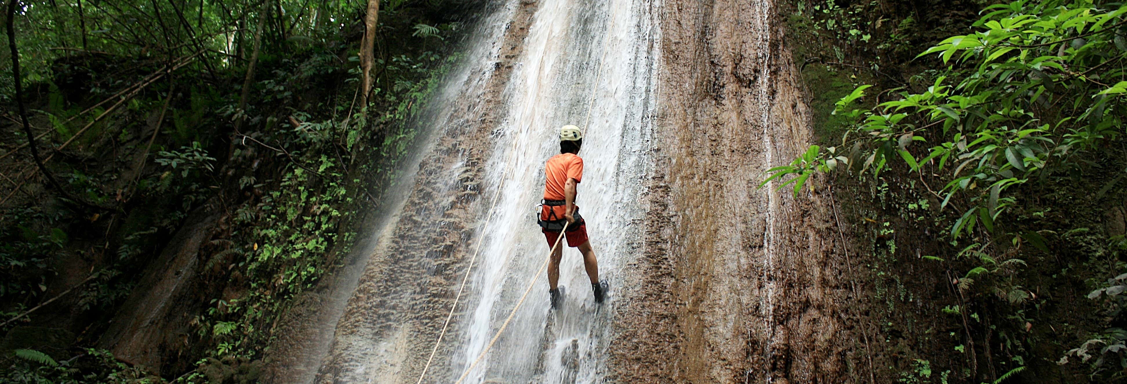 Água Fría Waterfall Rappelling