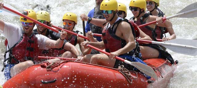 Rafting a Três Coroas + Tempio buddista Chagdud Gonpa