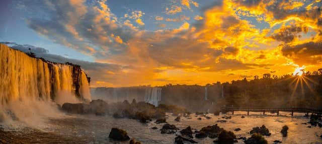 Cataratas de Iguazú: lados argentino y brasileño con entradas
