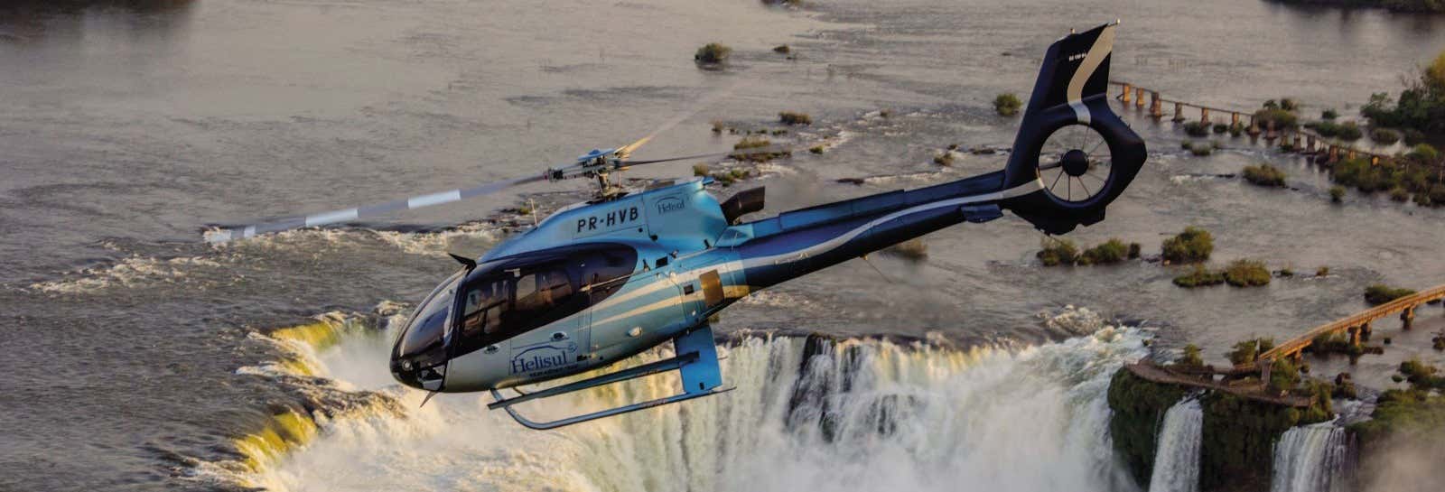 Cataratas del Iguazú por tierra, agua y aire