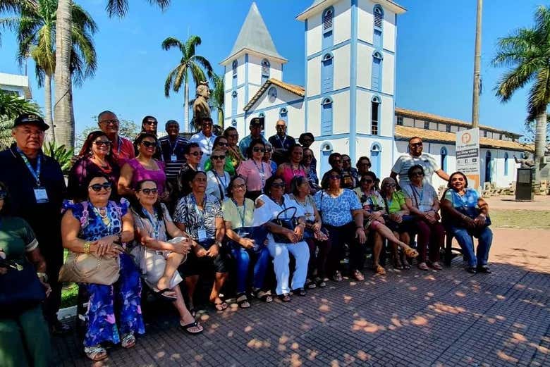 Parada para visitar a Igreja Matriz de Trindade