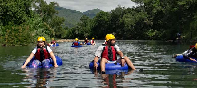 Tubing sul fiume Canoa