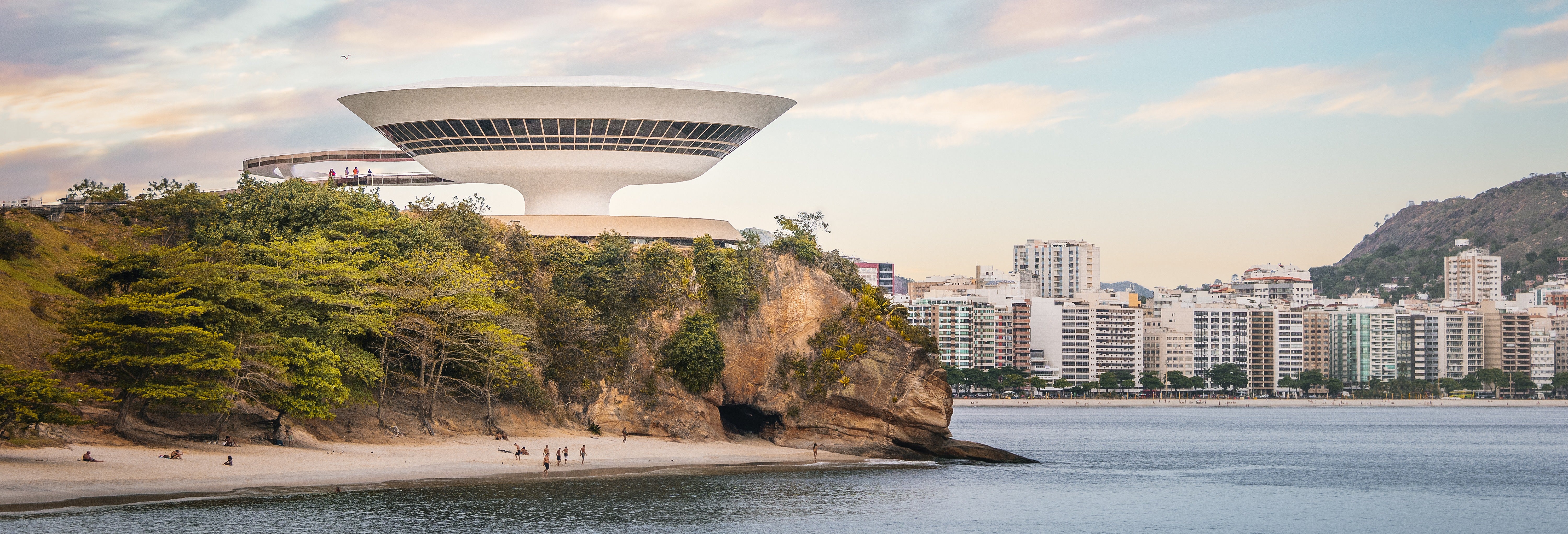Excursão a Niterói e Rota Niemeyer