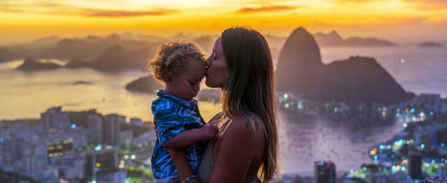 Tour pela favela de Santa Marta ao entardecer + Mirante do Pedr&atilde;o