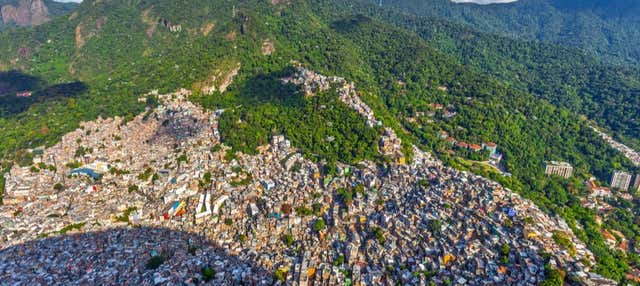 Tour della favela di Rocinha con partita di calcio
