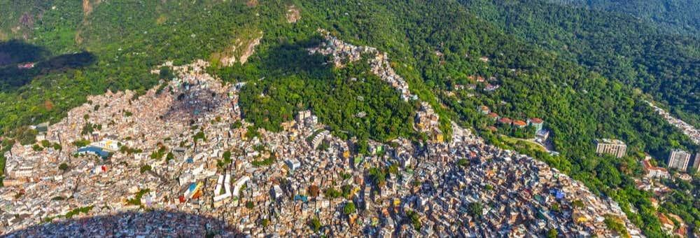 Tour della favela di Rocinha con partita di calcio