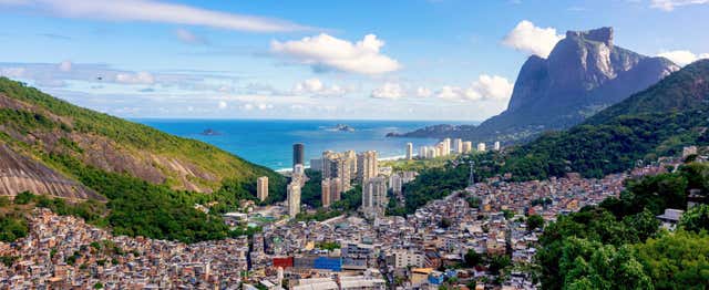 Tour de motot&aacute;xi pela favela da Rocinha