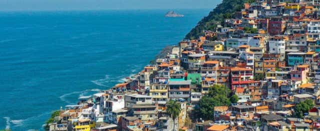 Tour de motot&aacute;xi pela favela do Vidigal