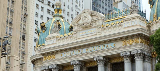 Tour del Teatro Municipale e della Biblioteca Nazionale