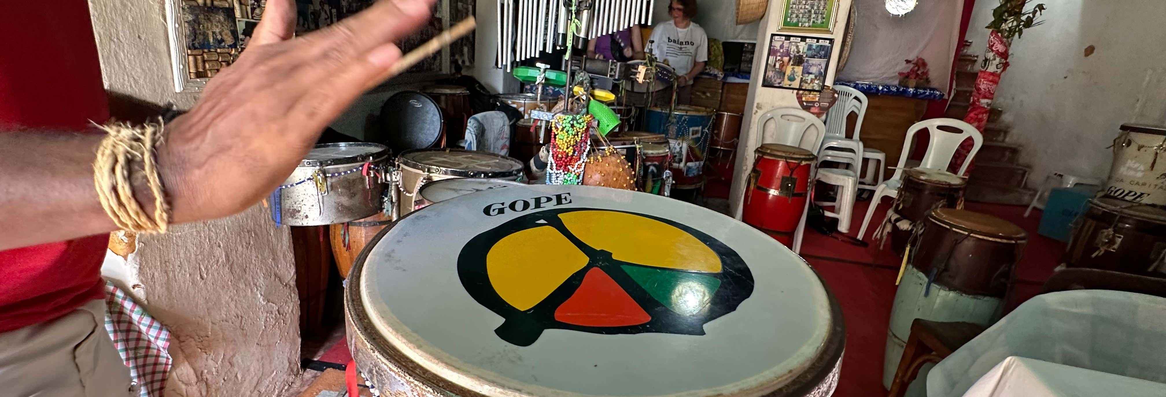 Lezione di percussioni e samba-reggae a Salvador de Bahía