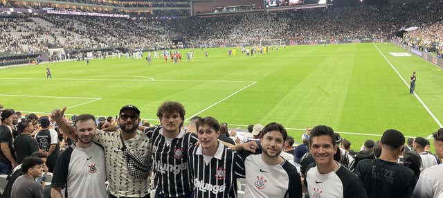 Ingresso de um jogo do Corinthians com guia local
