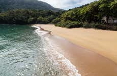 Passeio de lancha pela ilha Anchieta
