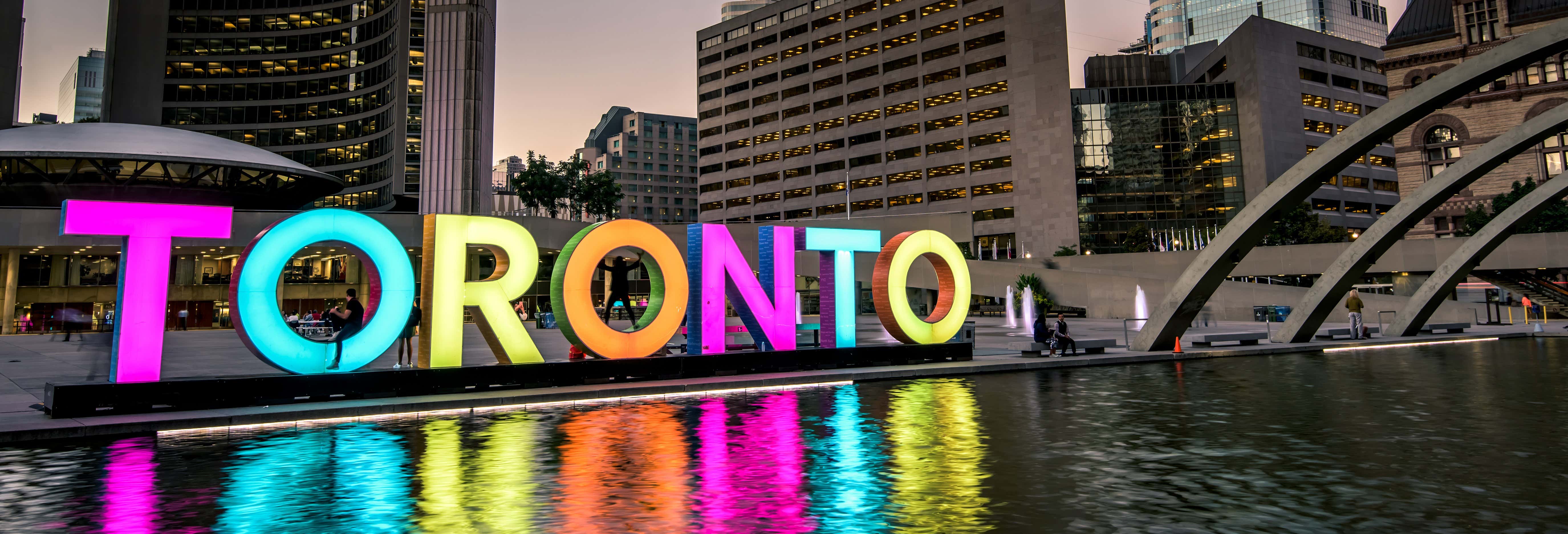 Tour serale di Toronto per piccoli gruppi + CN Tower o giro in barca