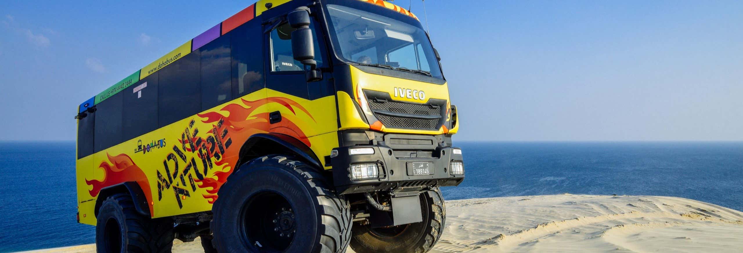 Tour in monster bus nel deserto