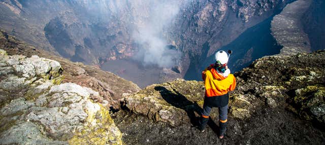 Trekking fra i crateri parassiti