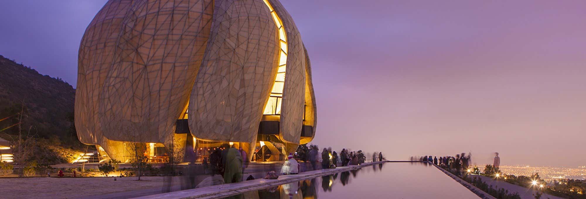 Excursión al Templo Bahá'í y Viña Santa Carolina