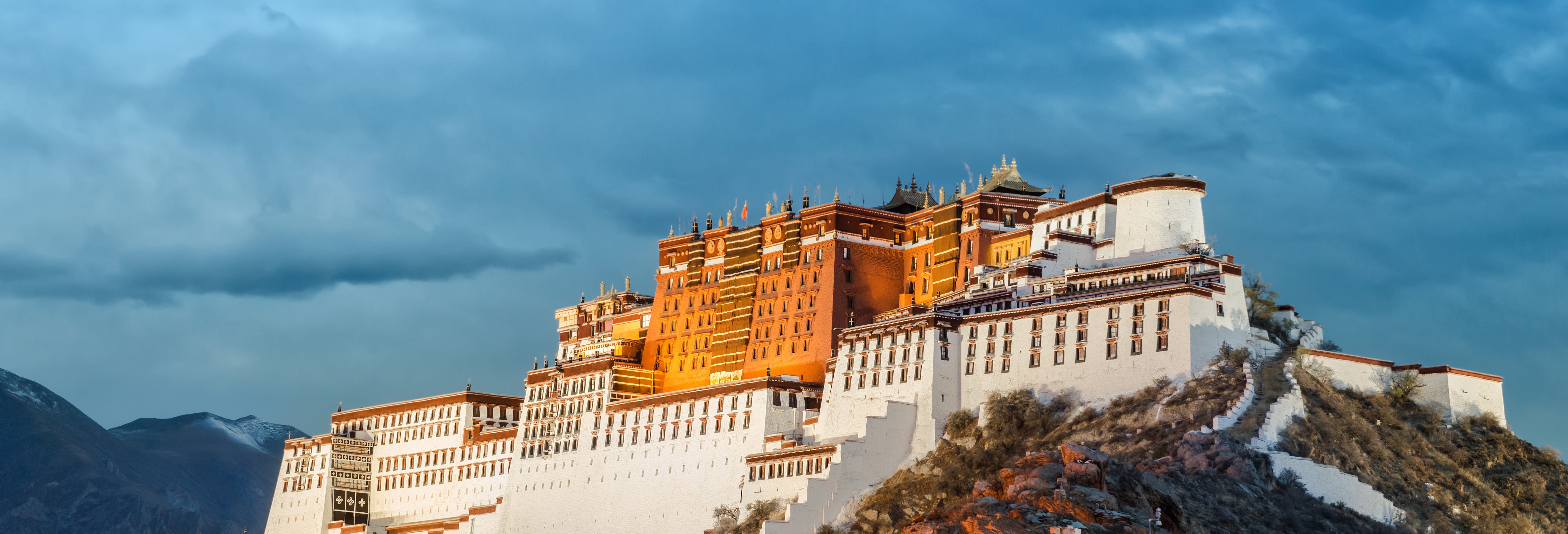 Tibet to Nepal: 7 Day Tour