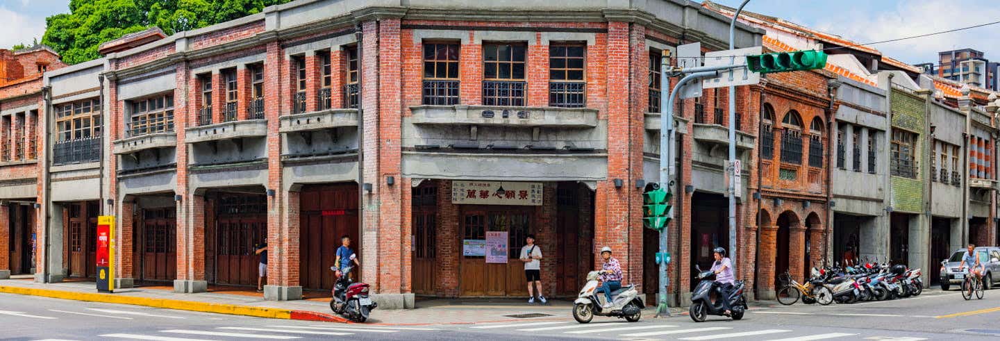 Monga: Taipei's First Neighborhood