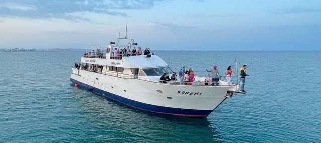 Giro in barca a Larnaca al tramonto