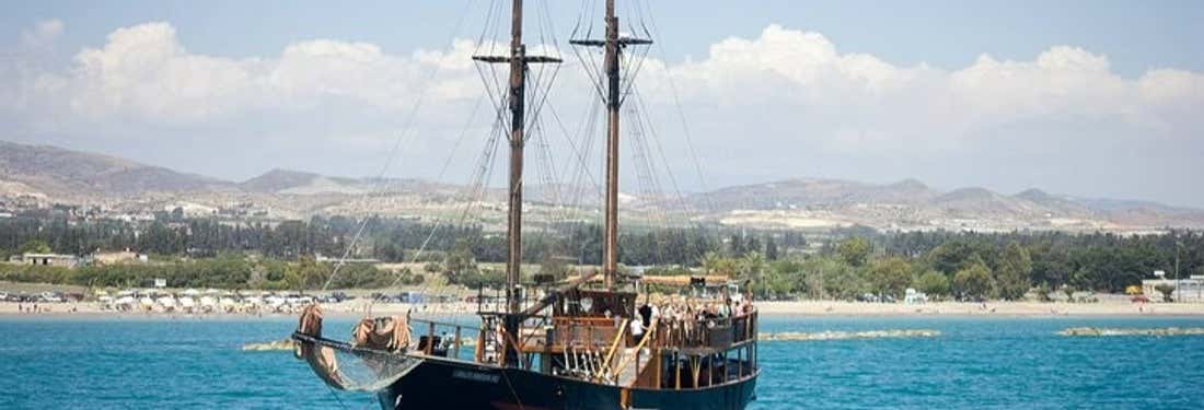Giro in nave pirata a Pafo