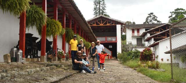 Excursión privada a la hacienda Casablanca, la finca de Café con aroma de mujer