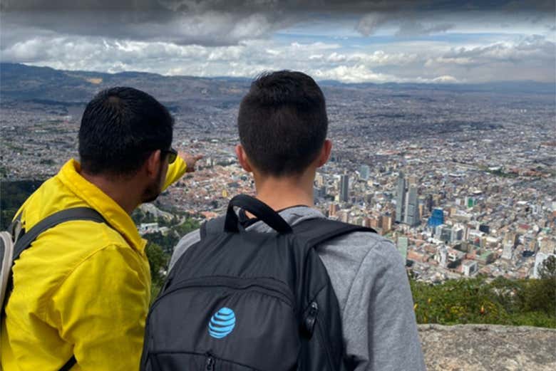 Admirando Bogotá desde el cerro Monserrate - Admirando Bogotá desde el cerro Monserrate