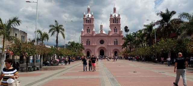 Trasporto fra Cali e Buga o il lago Calima