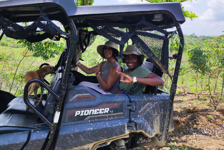Visita a la reserva Fundación Loros + Paseo en 4x4, quad o caballo