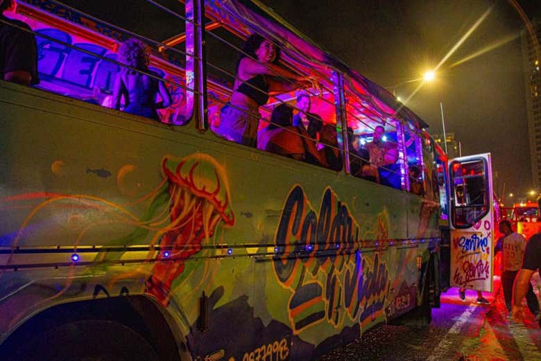Autobús de fiesta por Cartagena + Entrada a una discoteca